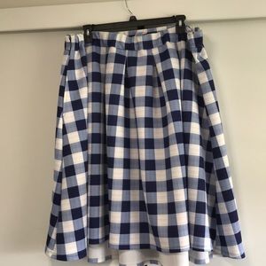 Gingham skirt with pockets